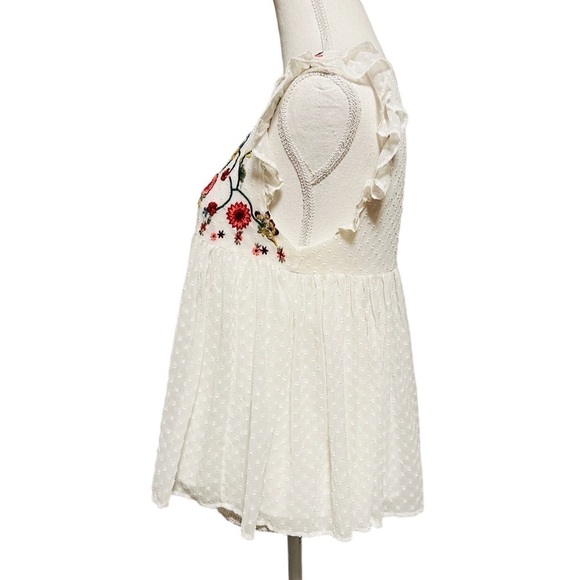 ZARA WOMENS CUTE WHITE FLUTTER SLEEVE EMBROIDERED TOP SIZE XS - Picture 2 of 15